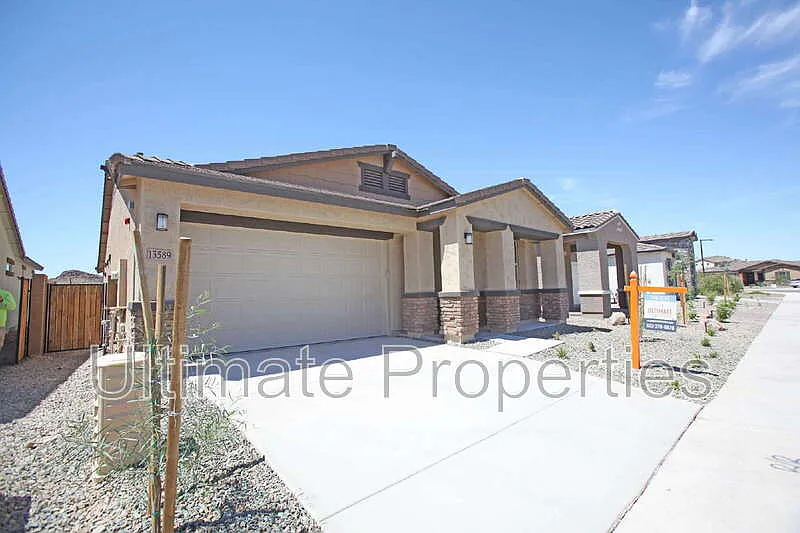 4 bed, 3.0 bath, 2002 sqft, $2,495 — Photo 2