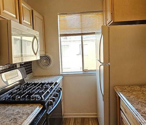 4th image of 1920 Naylor Rd SE APT 307