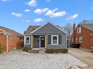 21625 Trombly St, Saint Clair Shores, MI
