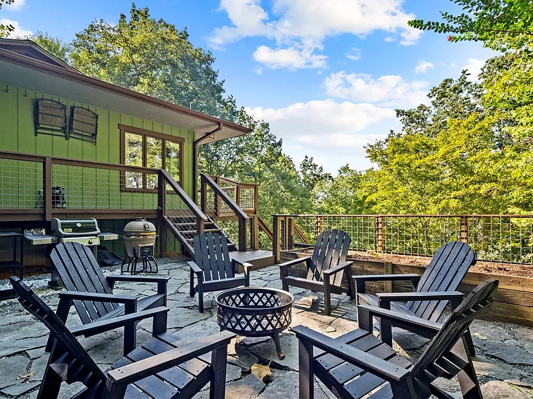 147 Laurel Ln — Photo 7
