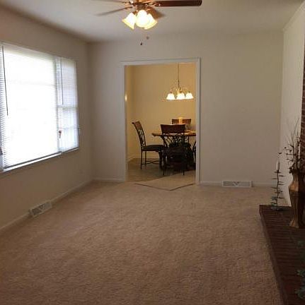 5th image of 1230 Holly Ct