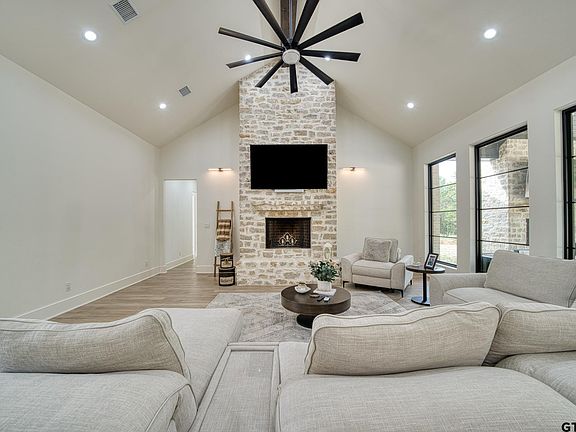 2nd image of 2283 Flamingo Rd