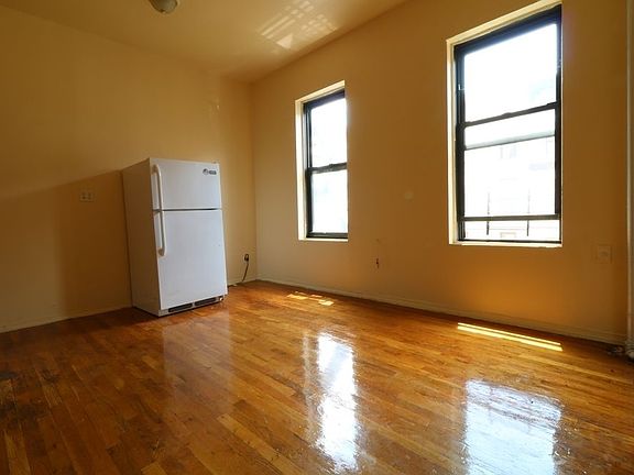 3rd image of 557 W 148th St APT 3A