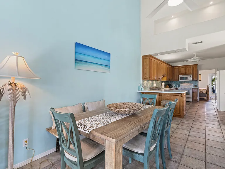 124 E Acapulco St #B — Photo 11