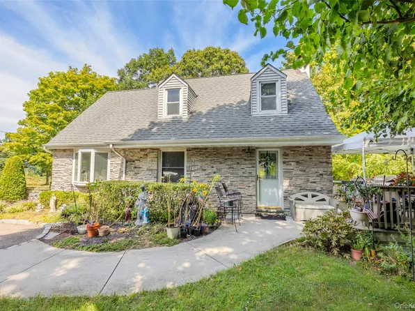 73 Ridgewood Avenue, Selden, NY 11784