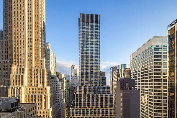 Rented by Douglas Elliman | media 16
