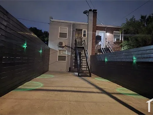 1723 Gales Pl NE — Photo 4