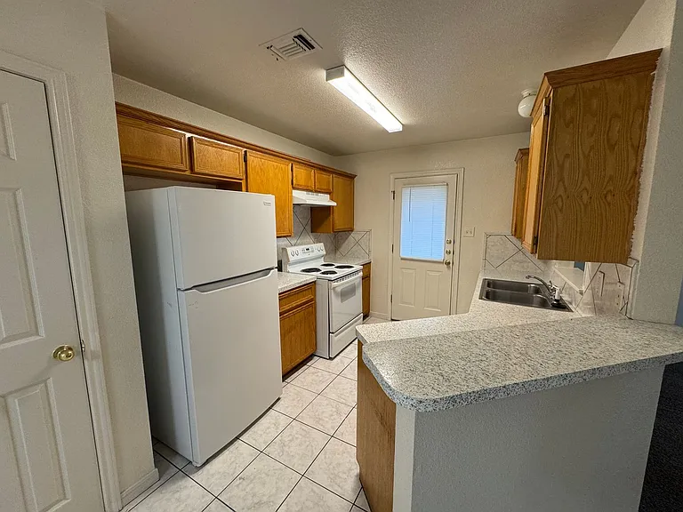 3205 Dannen Ct — Photo 6