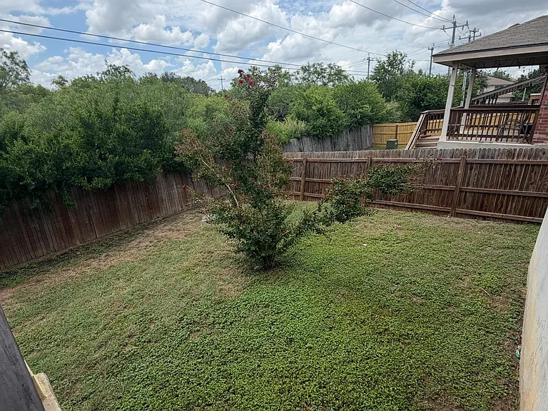 7615 Equinox Hl — Photo 28