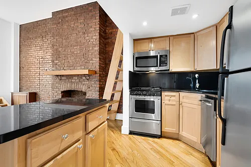 122 E 27th St #3A Photo 1