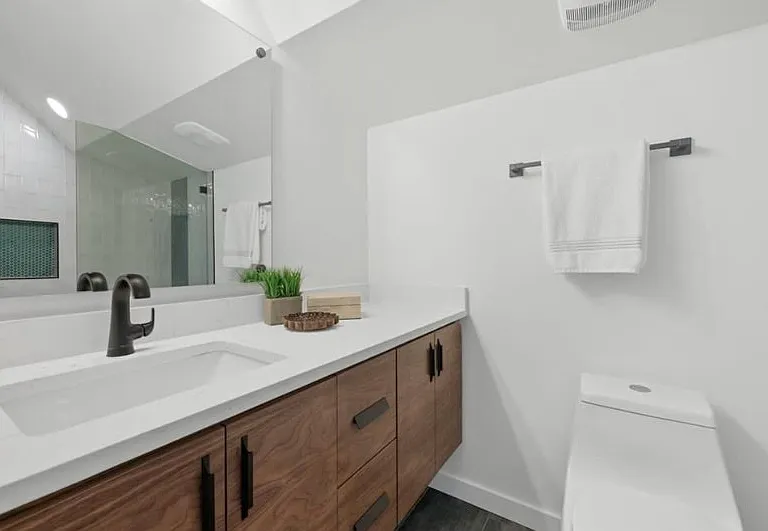 3rd floor bathroom