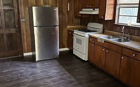 3rd image of 113 Barton St