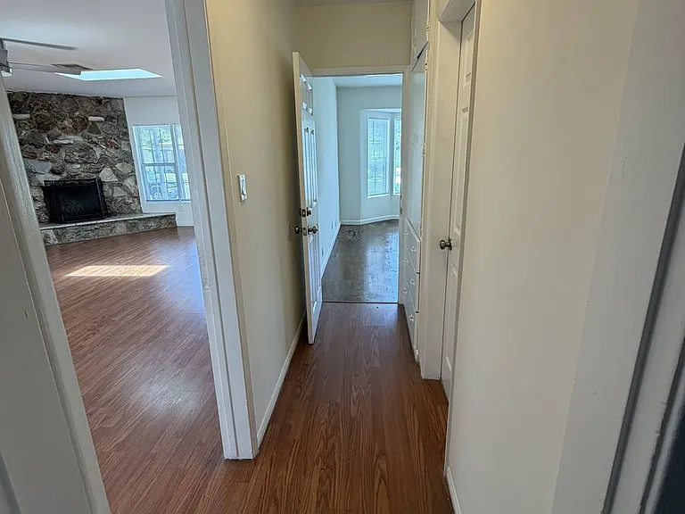 1104 N Frederic St — Photo 18