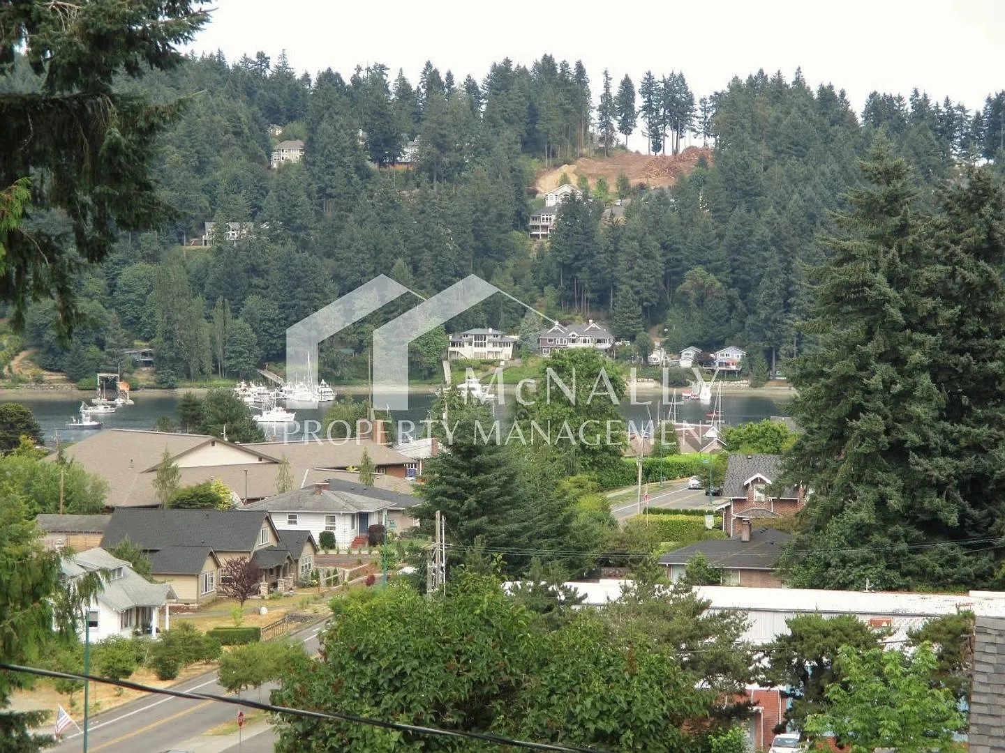 3 Bedroom Rambler Stone's Throws from Downtown Gig Harbor — Photo 1