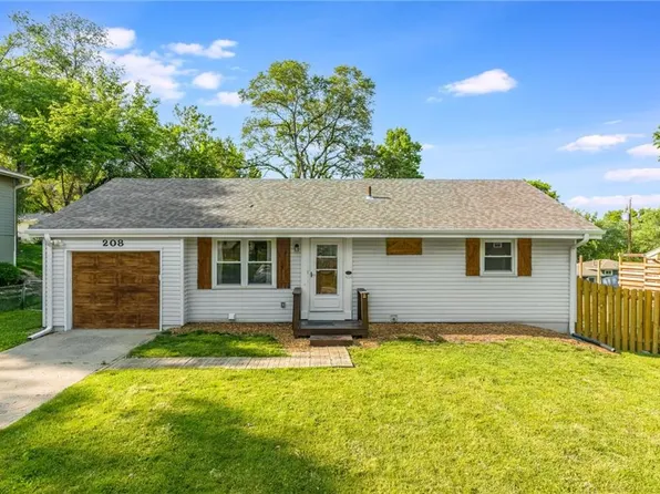 208 Jackson St, Liberty, MO 64068