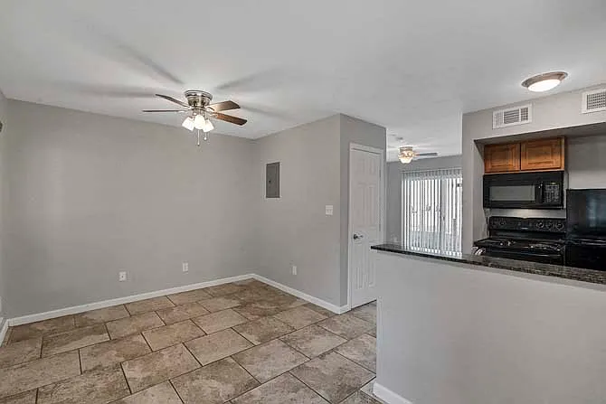 Sage Creek Apartments — Photo 30