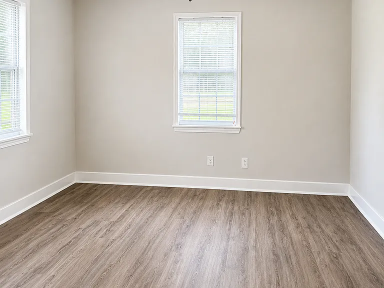 230 N Holly Ave — Photo 18