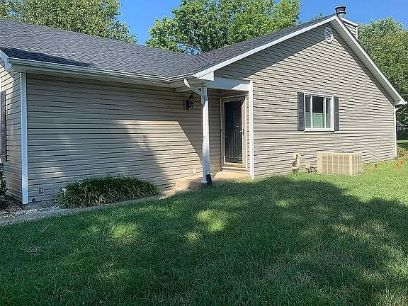 2nd image of 1212 Chancellor Dr