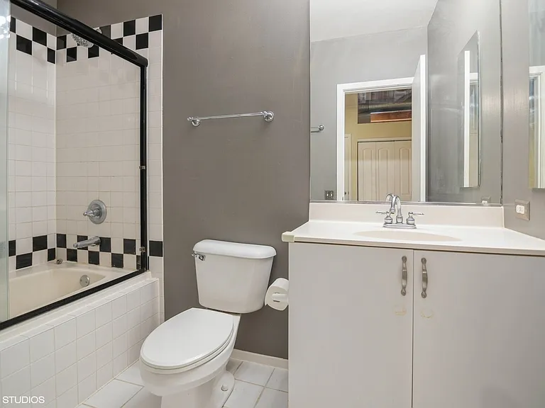 728 W Jackson Blvd #324 — Photo 39