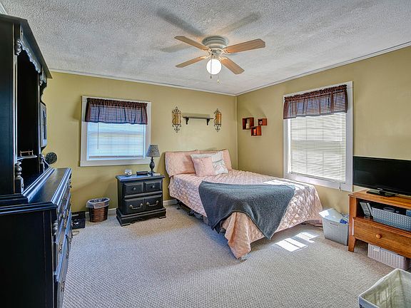 5th image of 400 E Cottage Ave