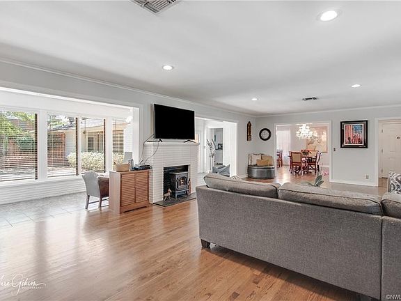 4th image of 7004 Gilbert Dr