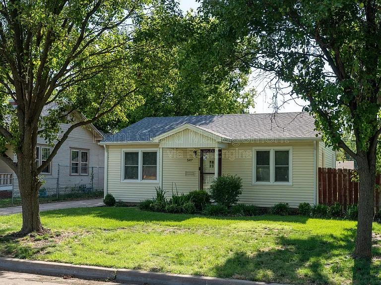 547 N Custer St — Photo 40