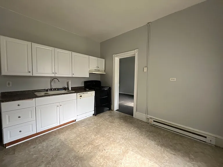 2280 Main St — Photo 3