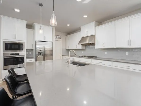 4747 S 18th Dr, Ridgefield, WA 98642