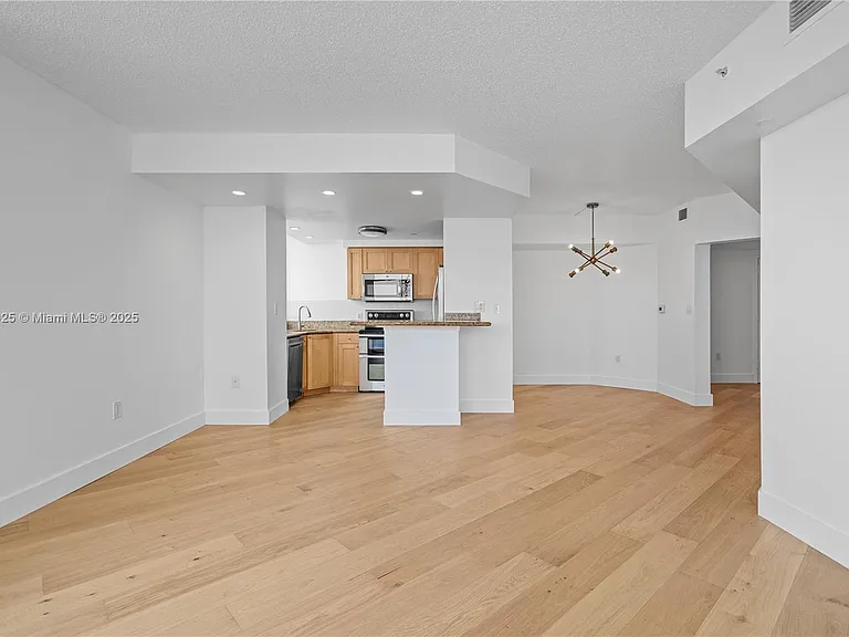 1300 West Ave #2700 — Photo 12