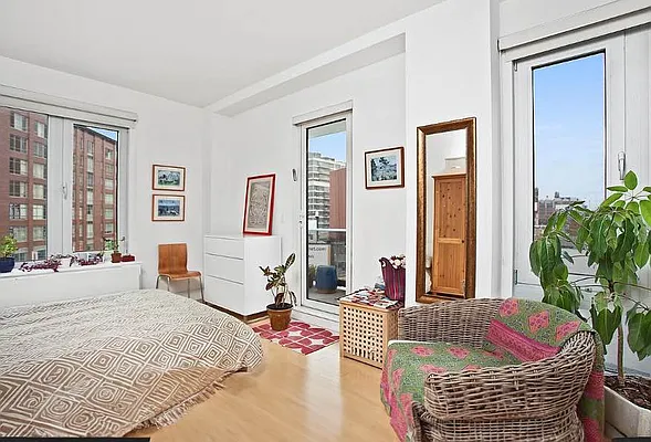 Sold by Corcoran | media 3