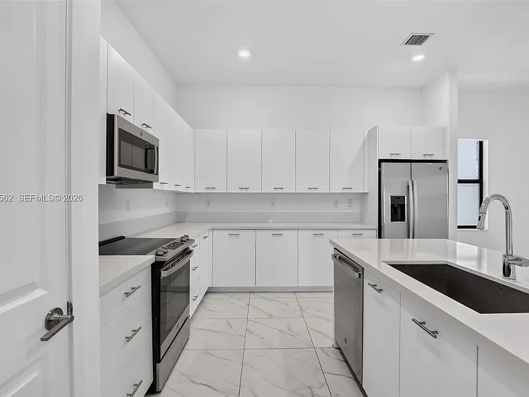4574 SW 173rd Ave — Photo 8