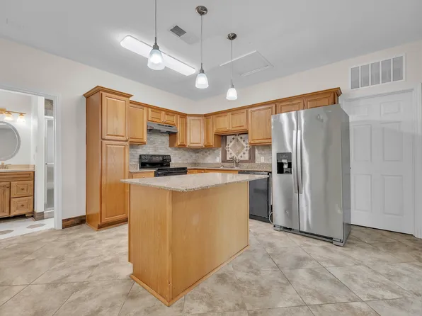 170 Interstate Dr #D, Buda, TX 78610