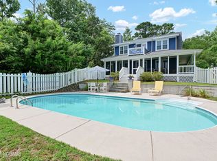 132 Drake Rd, Hampstead, NC 28443