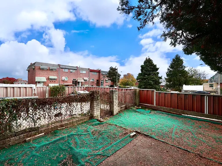 1122 W Oxford St — Photo 10