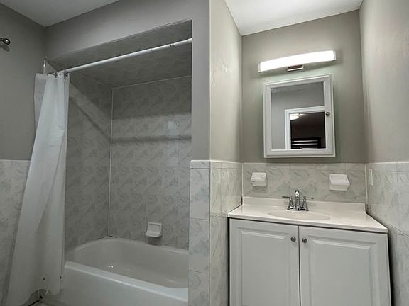 5th image of 161-163 Sussex Ave #3