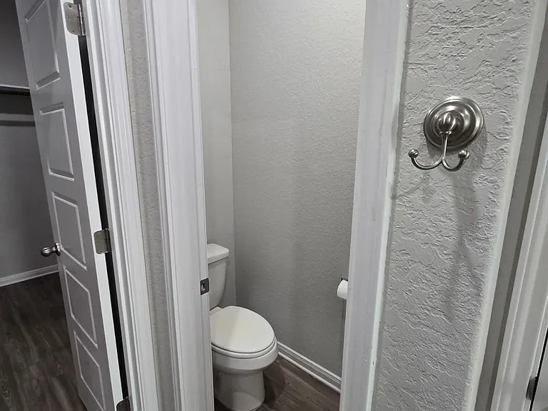 313 Caleb Ct — Photo 34