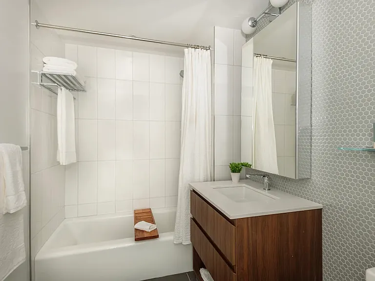 311 11th Ave #1020 — Photo 7
