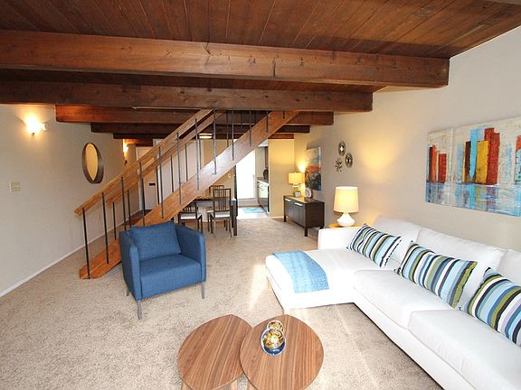 Scioto Two Bedroom Townhome - Living Room