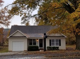 545 Briarcliff Dr, Woodruff, SC 29388