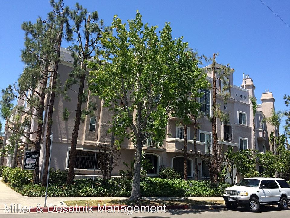 2nd image of 5430 Alvern Cir APT B201