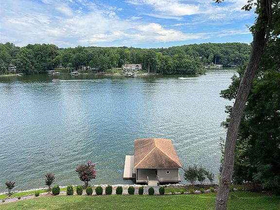 5th image of 836 Long Island Dr