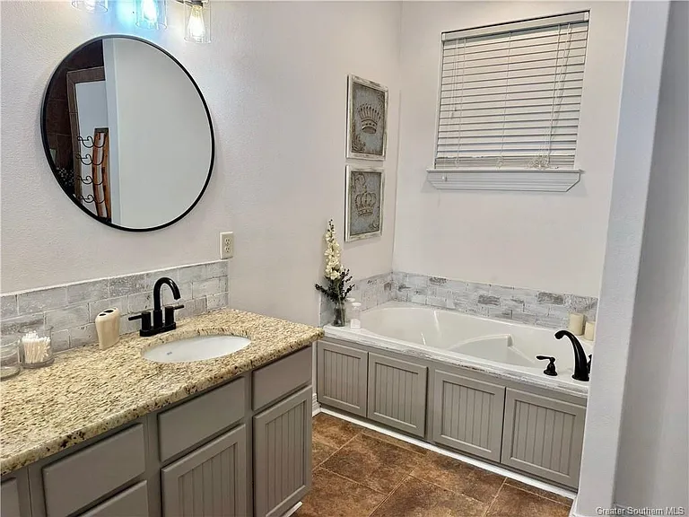 1525 Clark Ct — Photo 24
