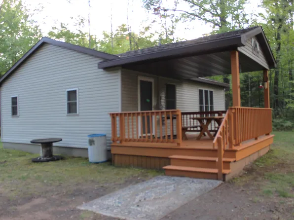 W10681 Oakwood Ln, Athelstane, WI 54104