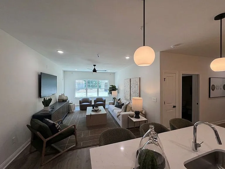 The Coop at River Road — Photo 7