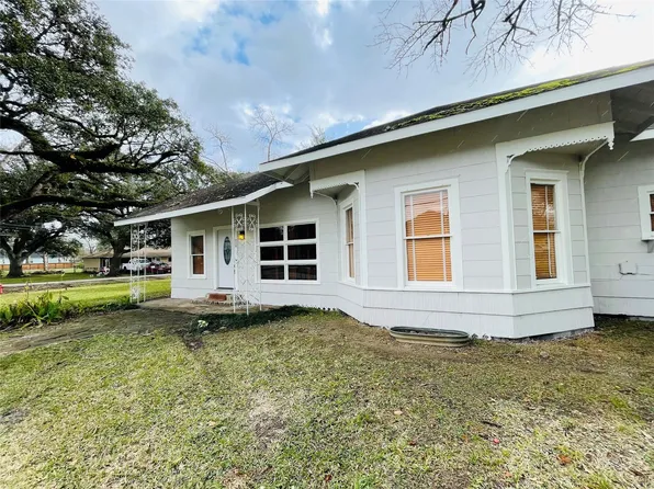 229 E Saunders St, League City, TX 77573