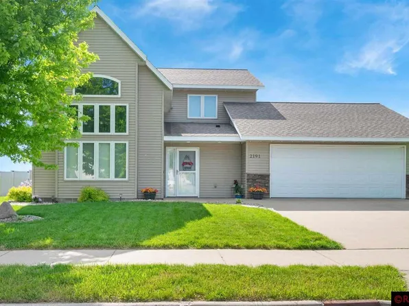 2191 Arlington Ln, North Mankato, MN 56003