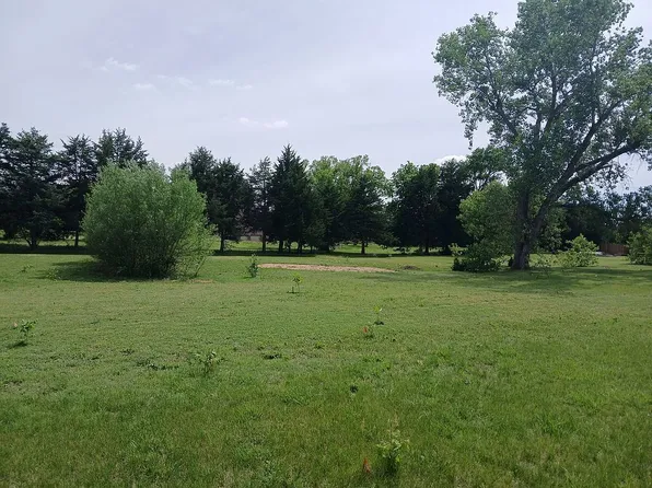 3212 E Water Well Rd, Salina, KS 67401