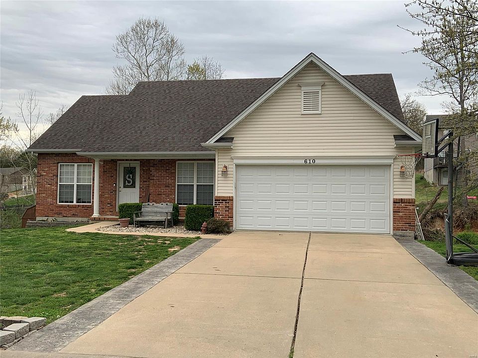 1st image of 610 Lindsey Dr