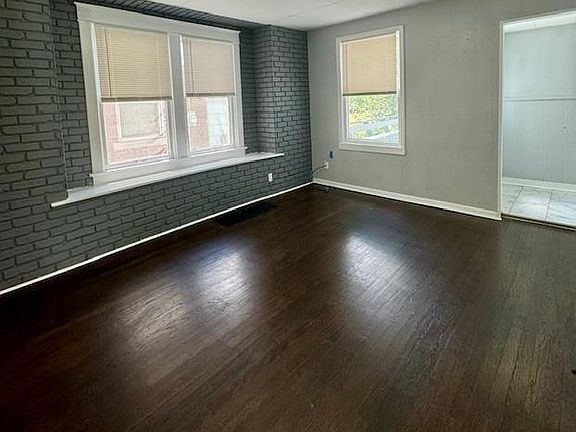 5th image of 504 Denver Ave