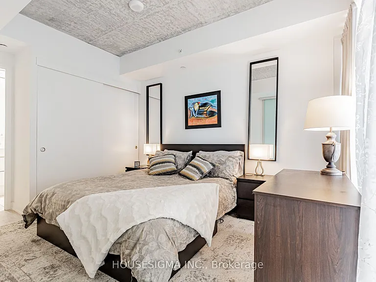 185 Roehampton Ave #1201 — Photo 12